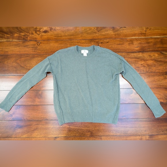 Ruby Moon Soft Sweater with External Stitching - Picture 1 of 4